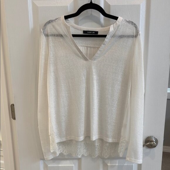 Vici—Sugarlips White V-Neck Relaxed Blouse - Picture 1 of 7